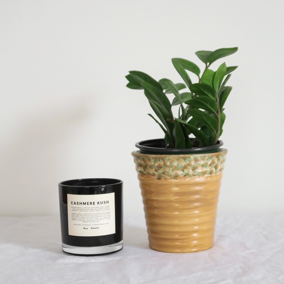 Vintage Neutral Planter - Picture 2 of 3